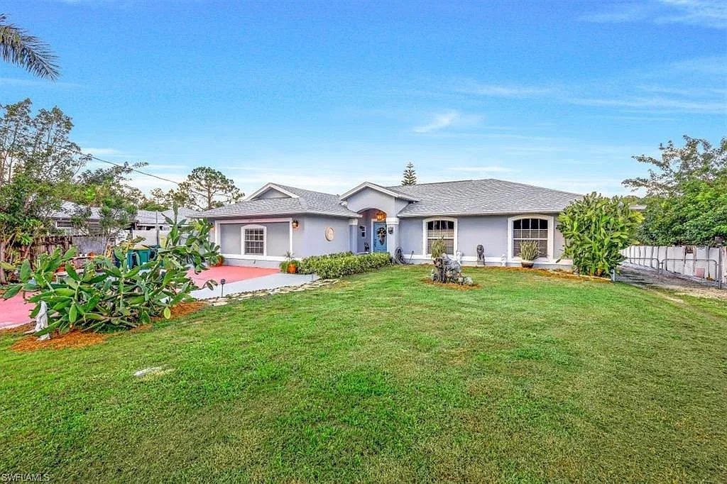 1241 16th Ave SW, Naples